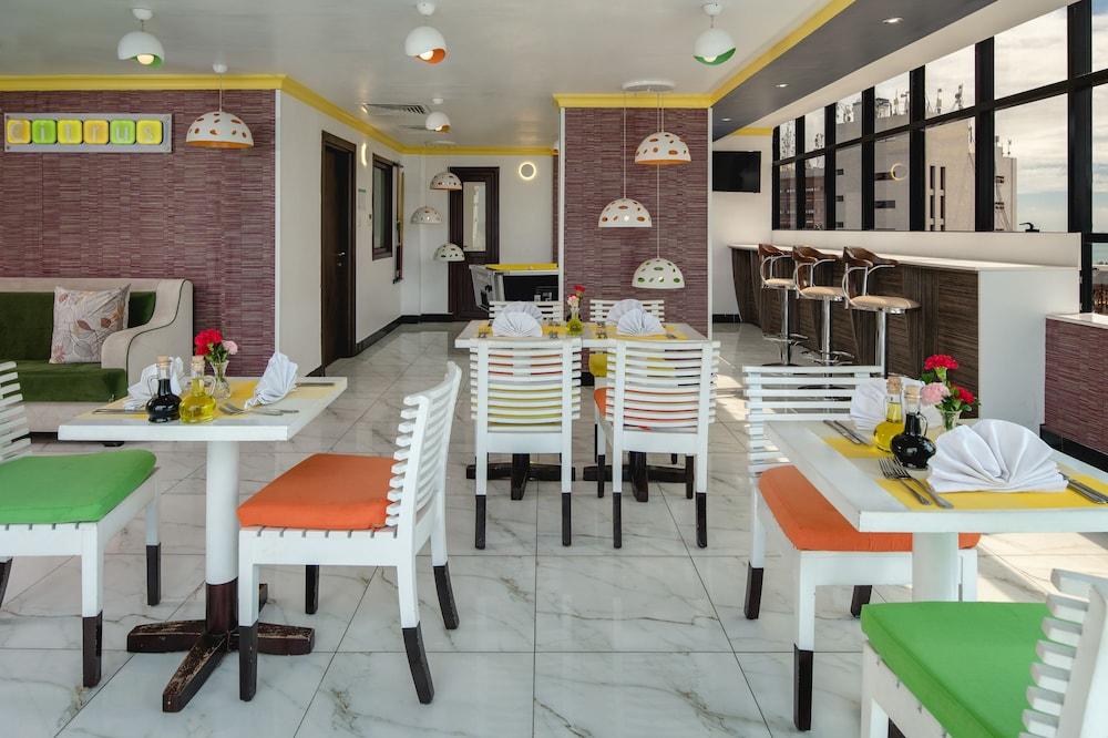 Golden Tulip Dar Es Salaam City Center Hotel Экстерьер фото