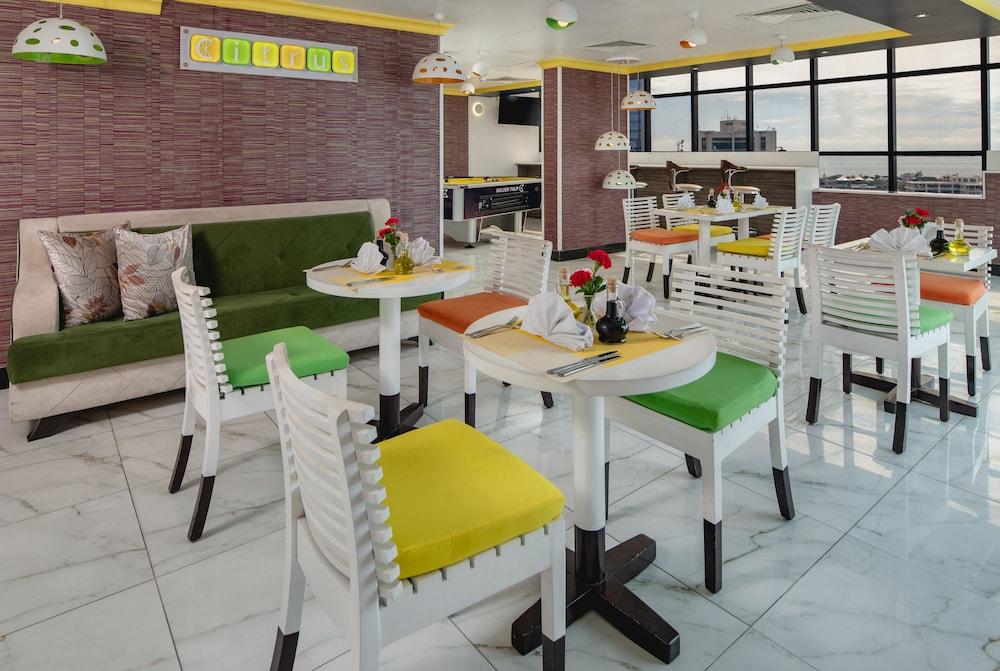 Golden Tulip Dar Es Salaam City Center Hotel Экстерьер фото