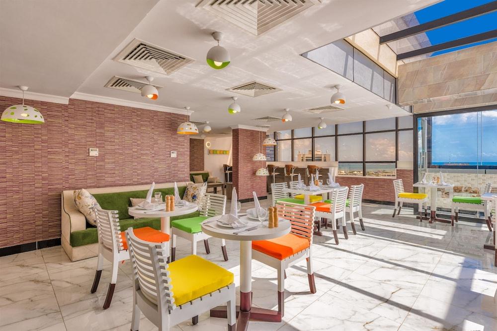 Golden Tulip Dar Es Salaam City Center Hotel Экстерьер фото
