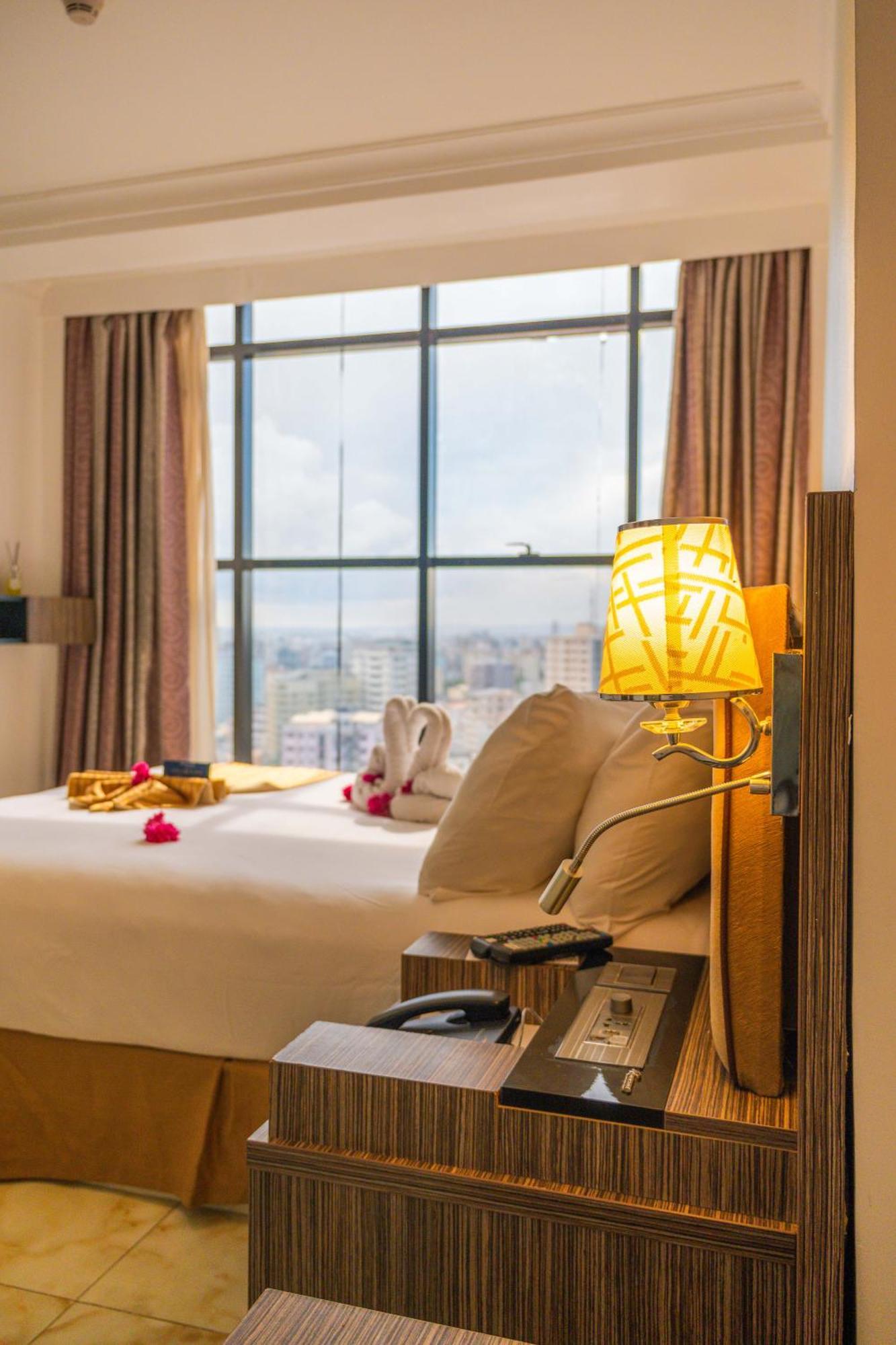 Golden Tulip Dar Es Salaam City Center Hotel Экстерьер фото